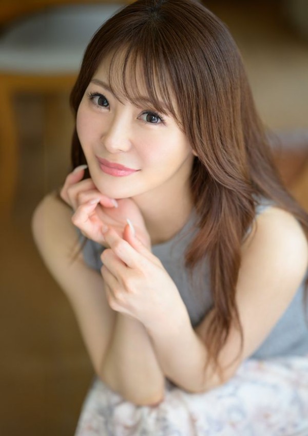小泽菜穂